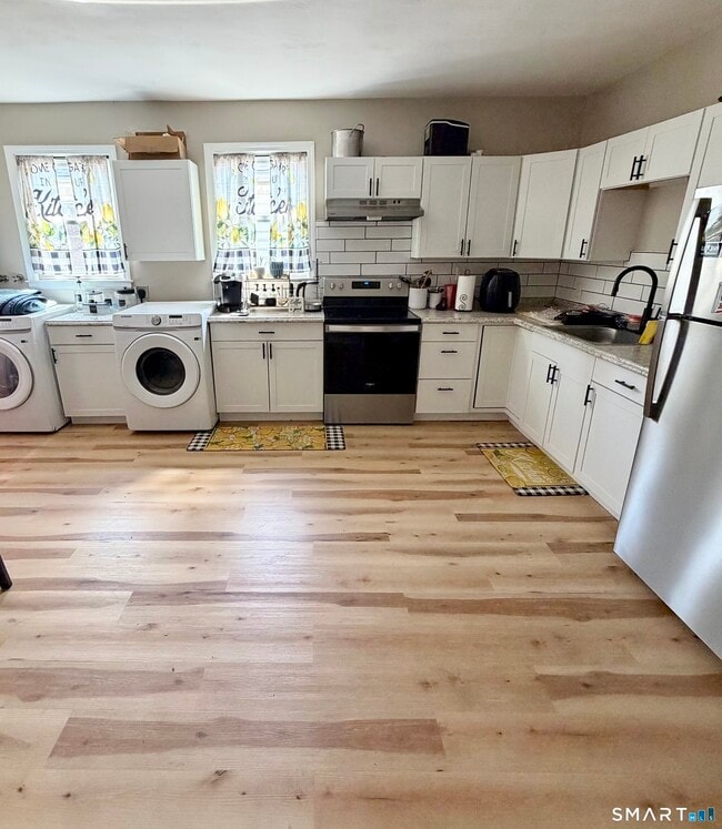 85 Maplewood Ave in West Hartford, CT - Building Photo - Building Photo