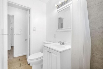 1960 SW 41st Ave in Fort Lauderdale, FL - Building Photo - Building Photo