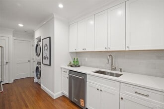 11 Orchard Ave in Rye, NY - Building Photo - Building Photo