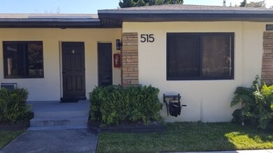 515 S 20th Ave, Unit STUDIO FOUR in Hollywood, FL - Building Photo - Building Photo