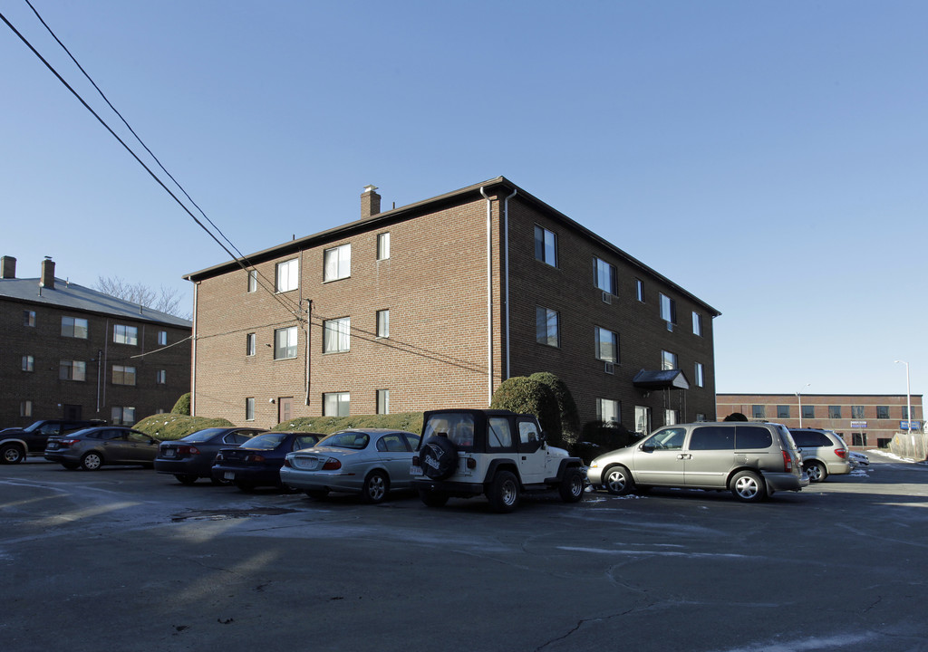 965-983 Fellsway Apartments in Medford, MA - Building Photo