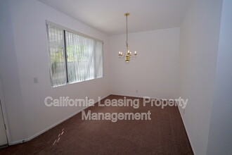 28410 N Evergreen Ln in Santa Clarita, CA - Building Photo - Building Photo