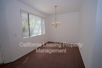 28410 N Evergreen Ln in Santa Clarita, CA - Foto de edificio - Building Photo