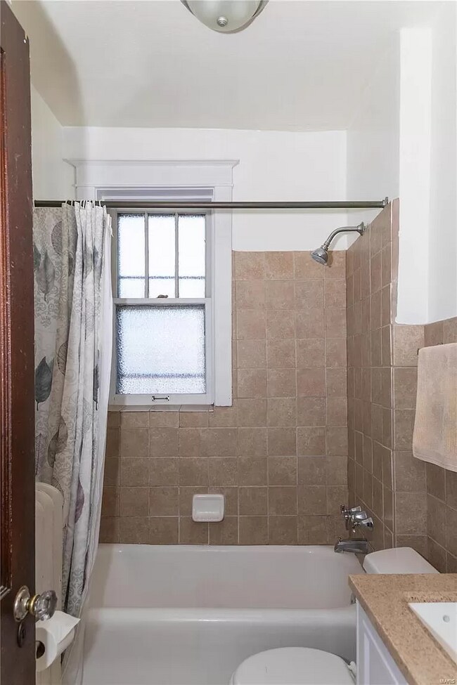 4975 Loughborough Ave, Unit 2nd Floor in St. Louis, MO - Building Photo - Building Photo