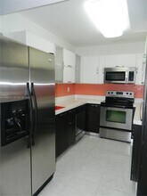 8261 NW 8th St in Miami, FL - Building Photo - Building Photo