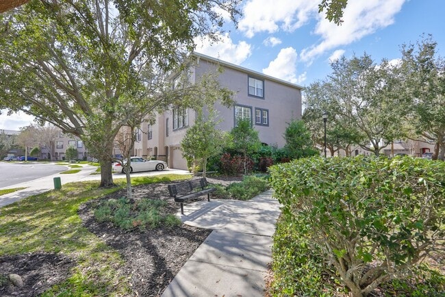 1307 Salem Orchard Ln in Brandon, FL - Building Photo - Building Photo