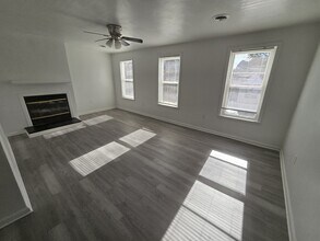 126 W Seaview Ave in Norfolk, VA - Building Photo - Building Photo