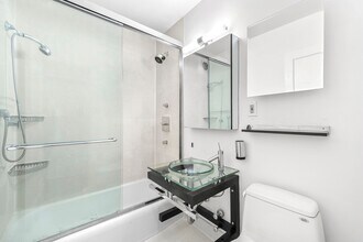 140 7th Ave, Unit 3P in New York, NY - Building Photo - Building Photo