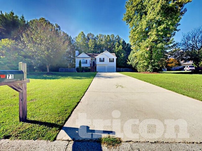 71 Caroline Ln in Dallas, GA - Foto de edificio - Building Photo