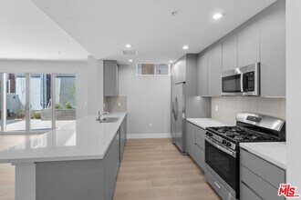 1223 Hayworth Ave in West Hollywood, CA - Building Photo - Building Photo