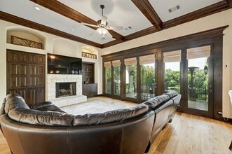 102 Cold Water Ln in Lakeway, TX - Building Photo - Building Photo