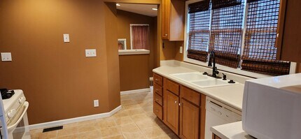 1224 Woodlawn Dr in New Castle, IN - Building Photo - Building Photo