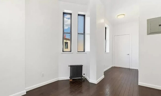126 Elizabeth St in New York, NY - Building Photo - Building Photo