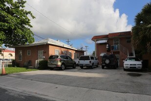 302 N Tamarind Ave in West Palm Beach, FL - Building Photo