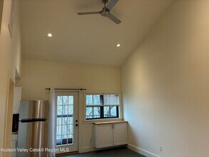 217 State St in Hudson, NY - Building Photo - Building Photo