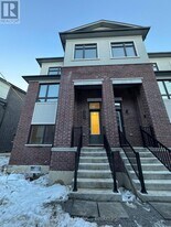 12 Robert Gilpin Ln in Richmond Hill, ON - Building Photo