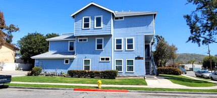 628 Riverside St in Ventura, CA - Foto de edificio - Building Photo