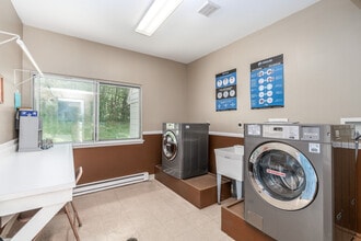 Meadowbrook Estates in Fulton, NY - Foto de edificio - Interior Photo
