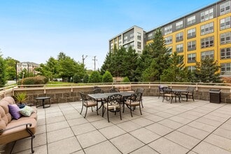 2726 Gallows Rd, Unit 1102 in Vienna, VA - Building Photo - Building Photo