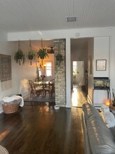 3581 S Kinnickinnic Ave, Unit 3581 S Kinnickinnic Ave in St. Francis, WI - Building Photo - Building Photo