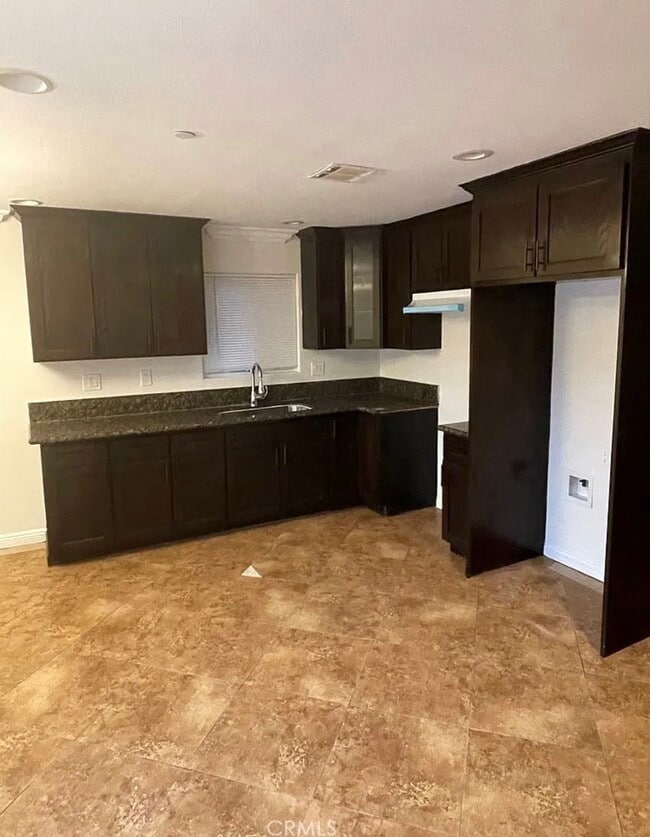 1516 E 55th St in Los Angeles, CA - Building Photo - Building Photo