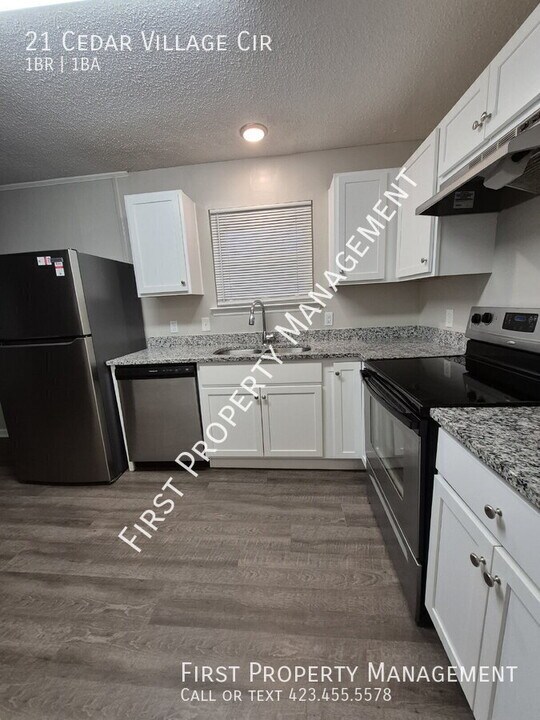 21 Cedar Village Cir in Fort Oglethorpe, GA - Building Photo