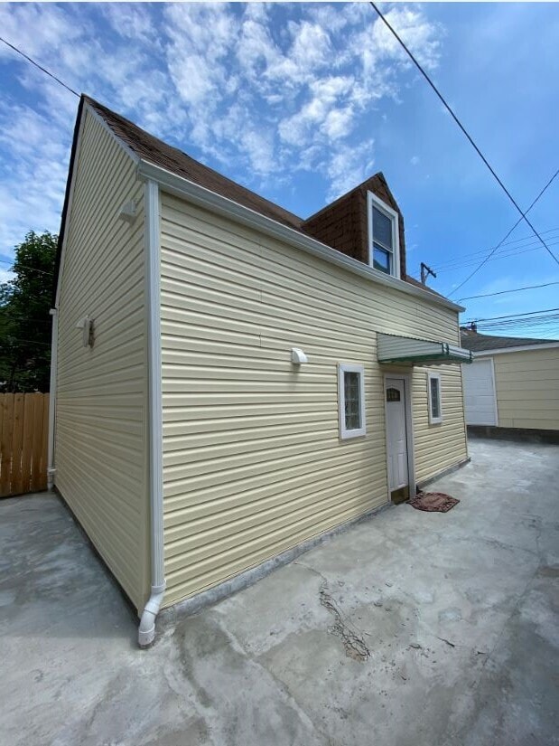 property at 2149 N Lorel Ave