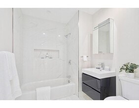 495 Trapelo Rd-Unit -201 in Belmont, MA - Building Photo - Building Photo