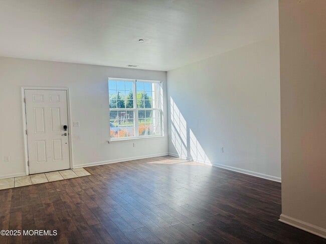 211 Kramer Ct in Florence, NJ - Building Photo - Building Photo