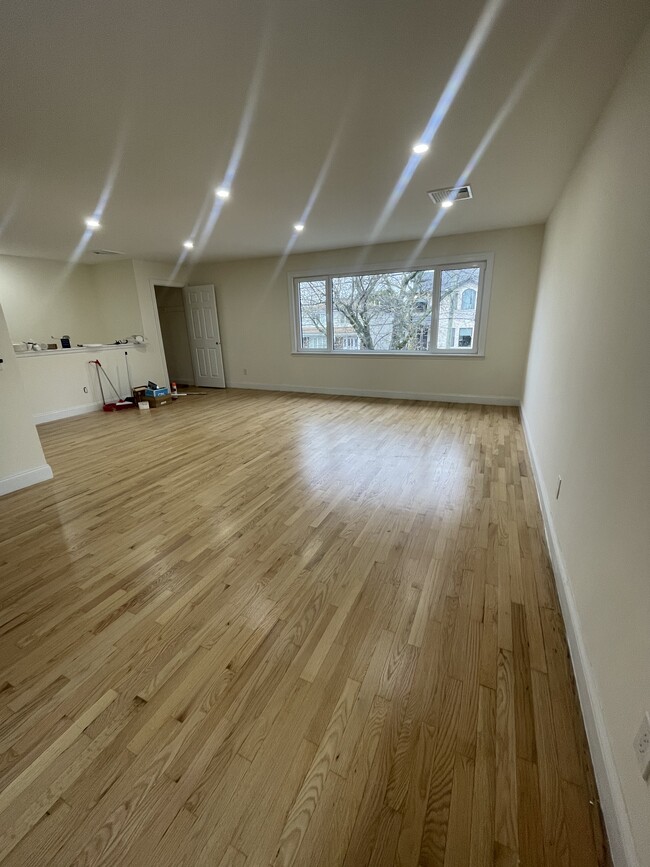 160 Laconia Ave, Unit 2