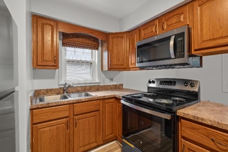 423 Cornell Dr in Battle Creek, MI - Foto de edificio - Building Photo