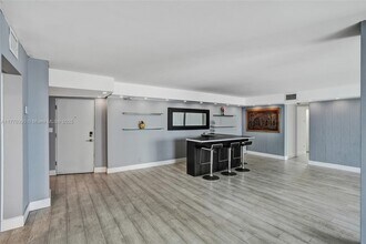 1904 S Ocean Dr, Unit TS206 in Hallandale Beach, FL - Building Photo - Building Photo