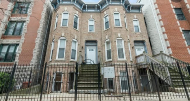 2321 W Harrison St in Chicago, IL - Foto de edificio - Building Photo