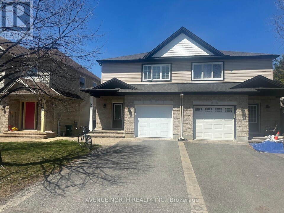 238 Tewsley Dr in Ottawa, ON - Building Photo