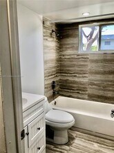 200 Galen Dr in Key Biscayne, FL - Building Photo - Building Photo