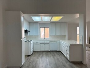 5567 W Sample Ave in Fresno, CA - Building Photo - Building Photo