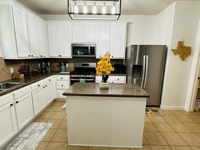 3640 Sandy Brook Dr in Round Rock, TX - Foto de edificio - Building Photo