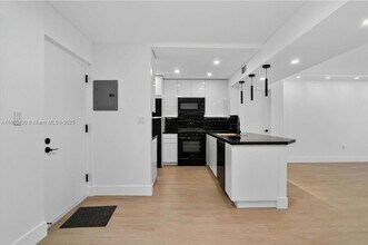 13020 SW 92nd Ave in Miami, FL - Building Photo - Building Photo