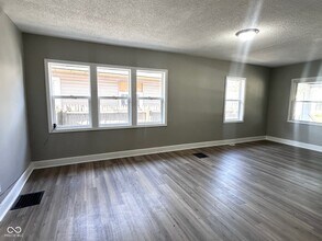 2921 E Brookside Ave in Indianapolis, IN - Building Photo - Building Photo