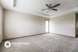 205 Palmer Ct in Pleasant Hill, MO - Foto de edificio - Building Photo