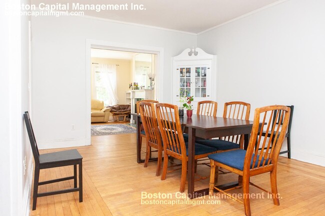 1743 Commonwealth Ave, Unit 1 in Boston, MA - Building Photo - Building Photo