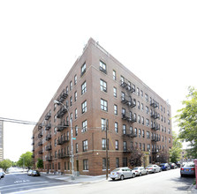 2015 Southern Blvd in Bronx, NY - Building Photo - Building Photo