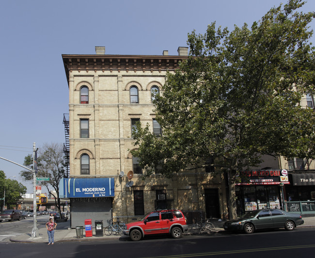 519-523 Metropolitan Ave in Brooklyn, NY - Building Photo - Building Photo