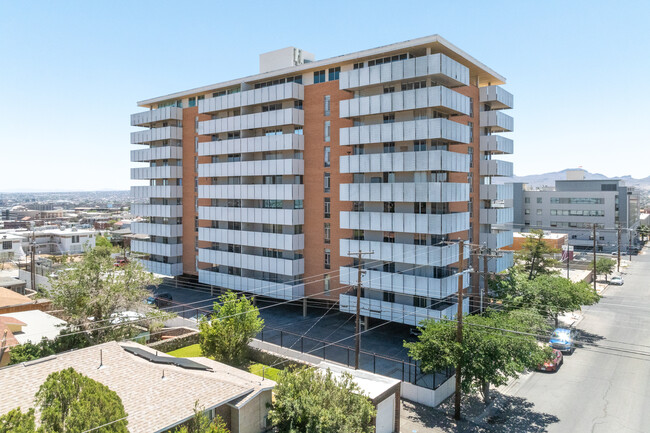 Fairmont Condominiums in El Paso, TX - Building Photo - Building Photo