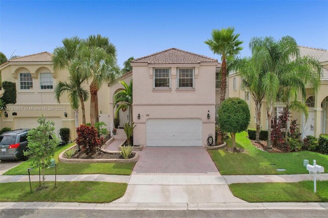 725 NW 156th Ave in Pembroke Pines, FL - Building Photo - Building Photo