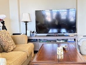 1432-1432 Parkway Blvd in Coquitlam, BC - Building Photo - Building Photo