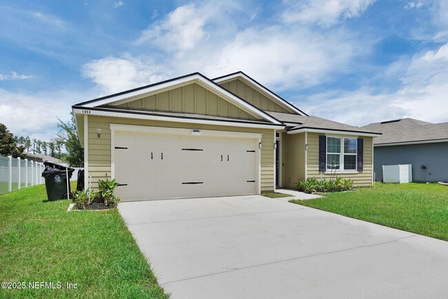 1983 Pebble Point Dr in Green Cove Springs, FL - Building Photo - Building Photo