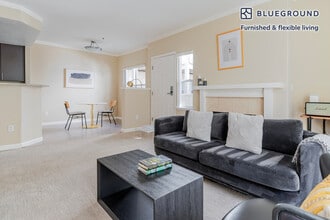 800 High School Way in Mountain View, CA - Building Photo - Building Photo