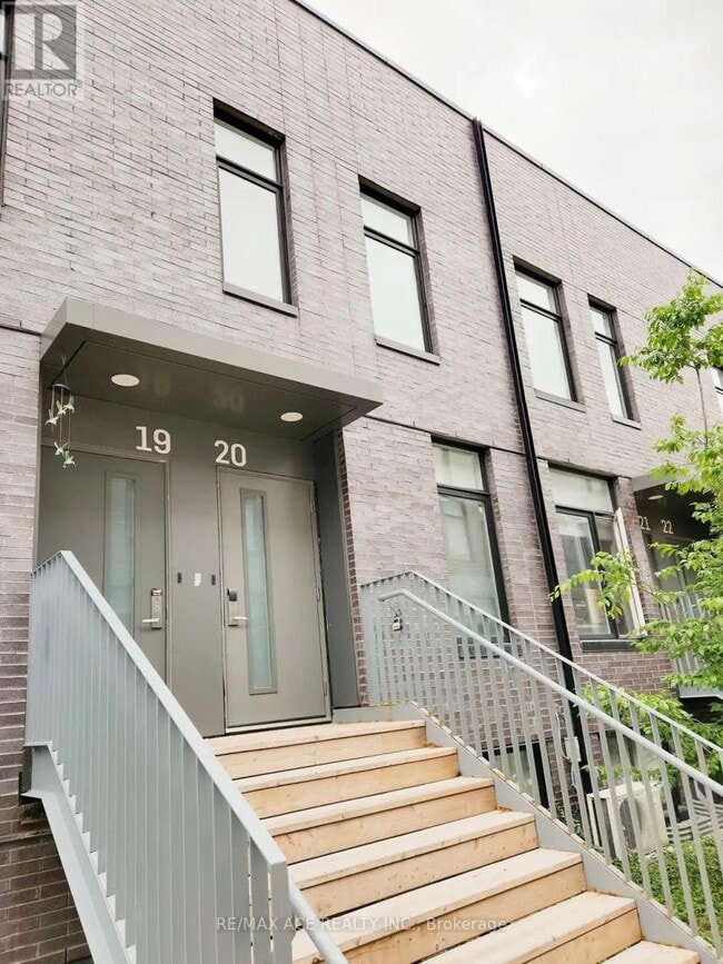 1720 Simcoe St N in Oshawa, ON - Building Photo - Building Photo