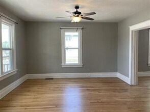 322 Broad St in Oshkosh, WI - Building Photo - Building Photo